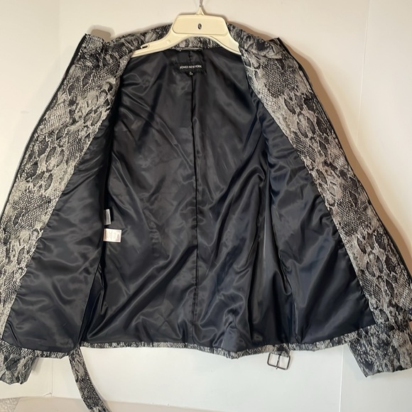 Jones New York Women's Size Medium Quilted Jacket/ Coat Animal Print - Picture 7 of 8